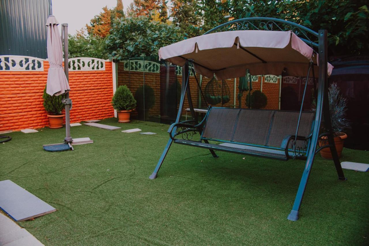 טביליסי Hotel Lux מראה חיצוני תמונה