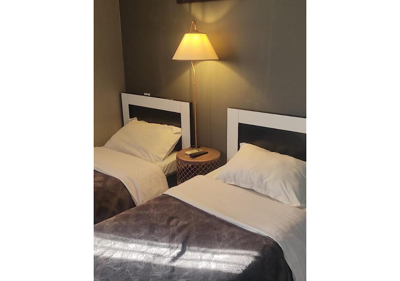 טביליסי Hotel Lux מראה חיצוני תמונה