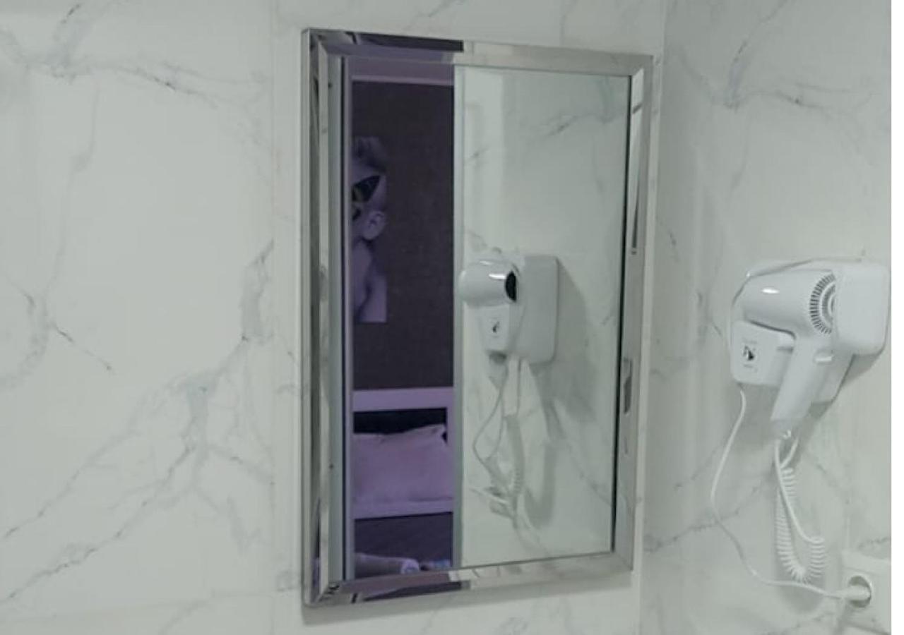 טביליסי Hotel Lux מראה חיצוני תמונה