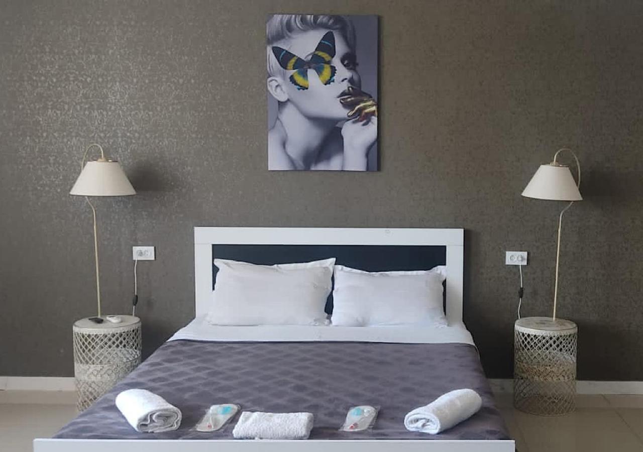 טביליסי Hotel Lux מראה חיצוני תמונה